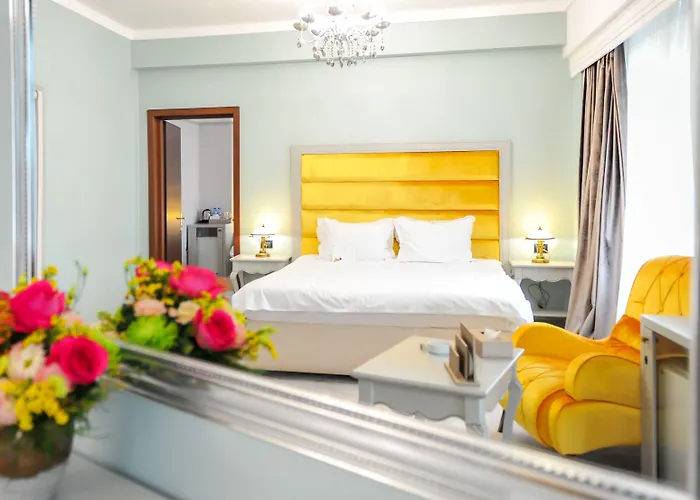 Ξενοδοχείο Phoenicia Grand 4*