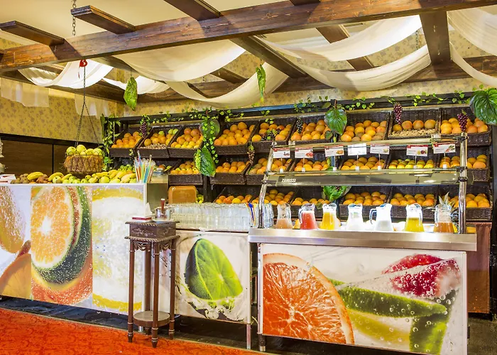 Phoenicia Grand Ξενοδοχείο 4*