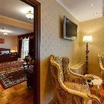 Phoenicia Grand Hotell 4*