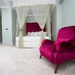 Hotell Phoenicia Grand 4*