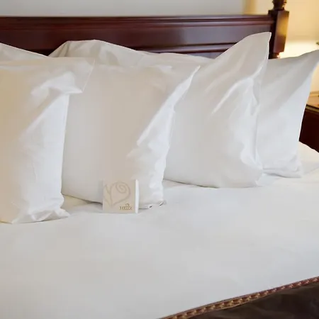 Phoenicia Grand Hotel 4*