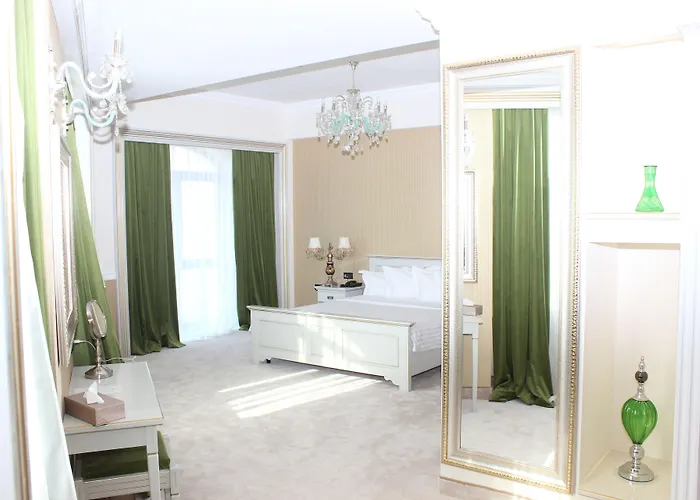 Phoenicia Grand 4*