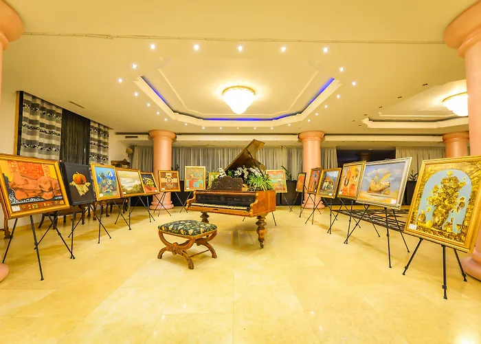 Phoenicia Grand 4*