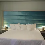מלון Phoenicia Grand 4*
