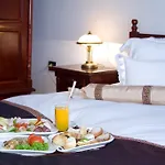 Hotel Phoenicia Grand 4*