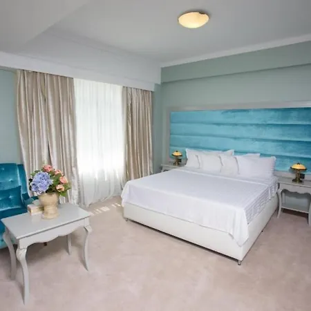 Phoenicia Grand 4*