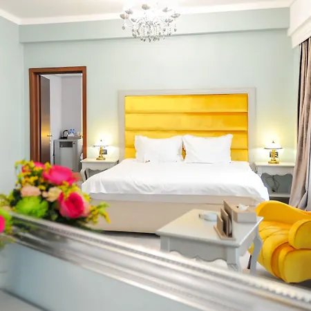 Hotel Phoenicia Grand 4*