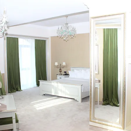 Phoenicia Grand 4*
