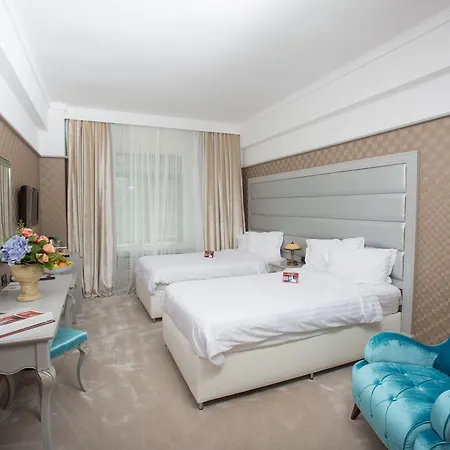 Hotel Phoenicia Grand 4*