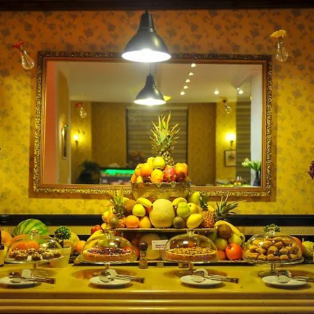 Hotel Phoenicia Grand