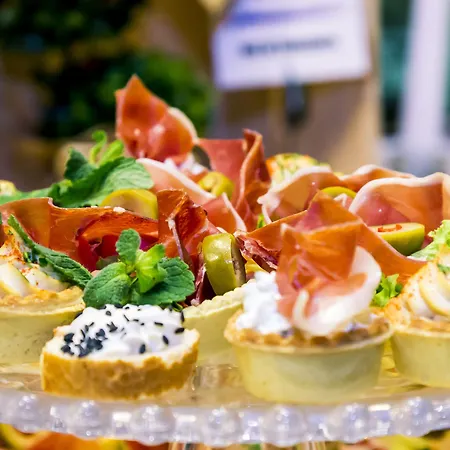 Hotel Phoenicia Grand