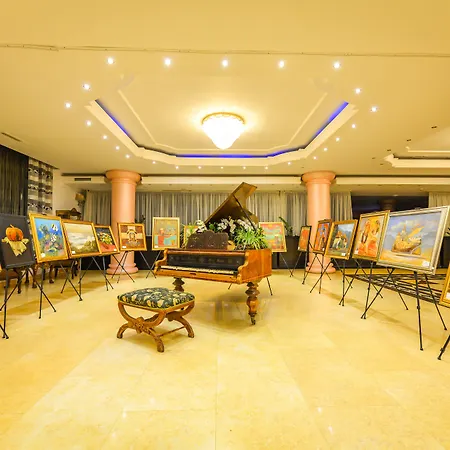 腓尼基大酒店 4*