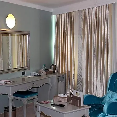 Phoenicia Grand Hotel 4*
