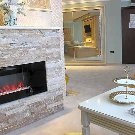 Phoenicia Grand