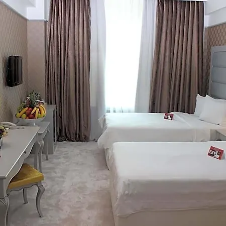 Phoenicia Grand 4*