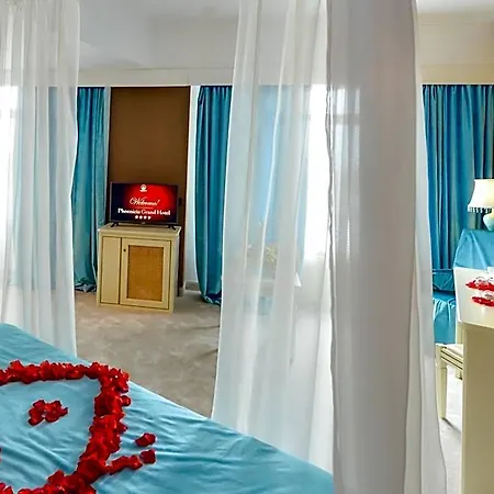 Phoenicia Grand