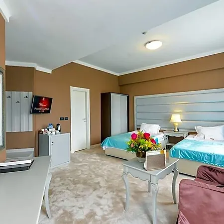 Phoenicia Grand 4*