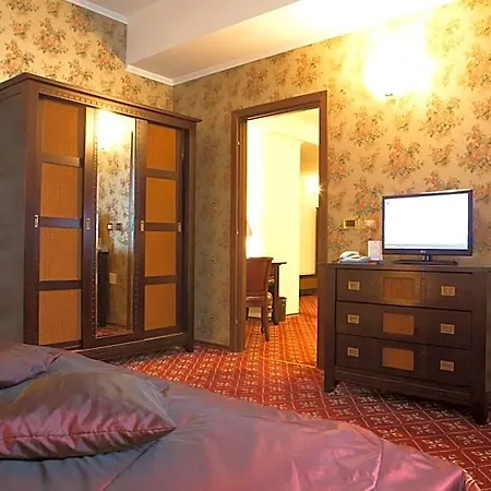 Hotel Phoenicia Grand