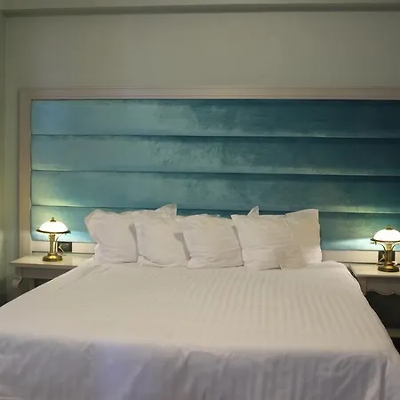 Ξενοδοχείο Phoenicia Grand 4*
