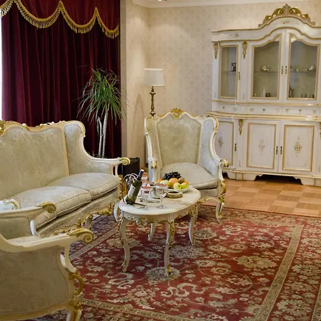 Phoenicia Grand 4*