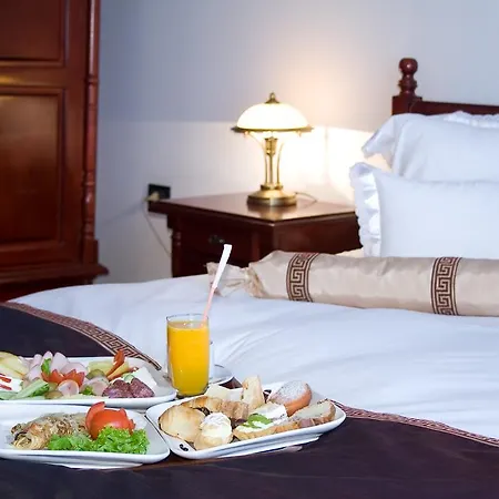 Hotel Phoenicia Grand 4*