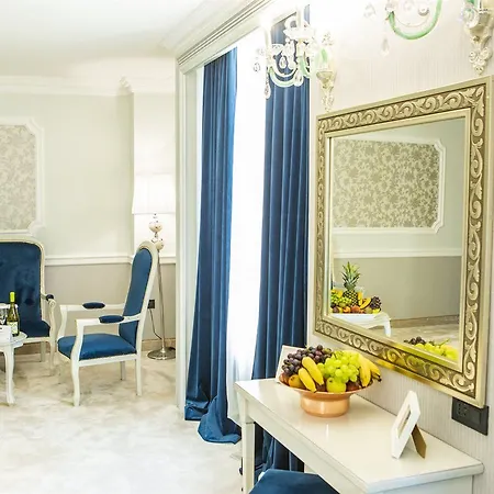 Phoenicia Grand