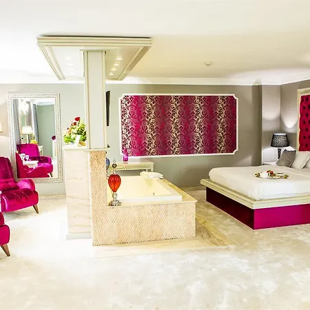 Phoenicia Grand 4*