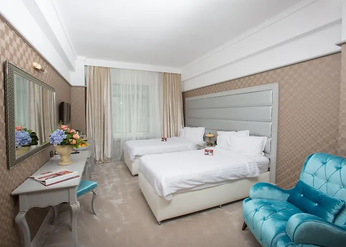 Hotel Phoenicia Grand 4*