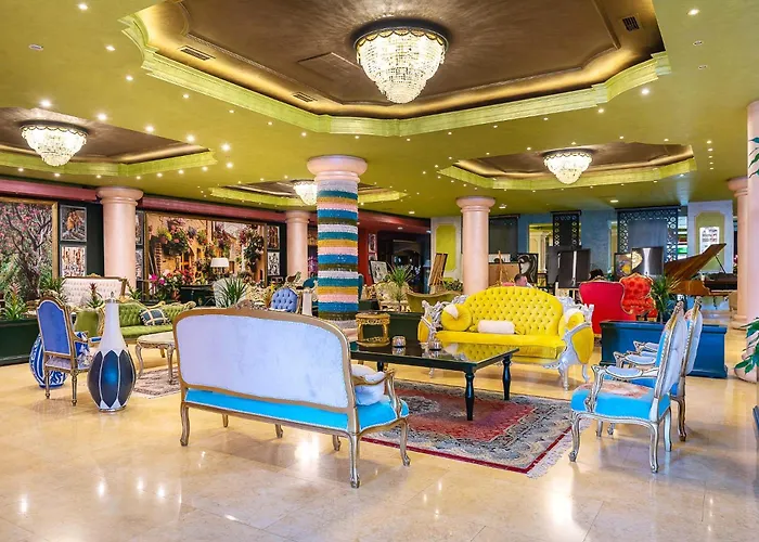 Hotel Phoenicia Grand