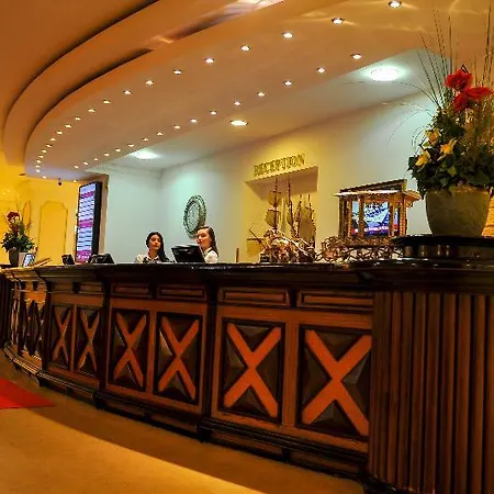 Hotel Phoenicia Grand
